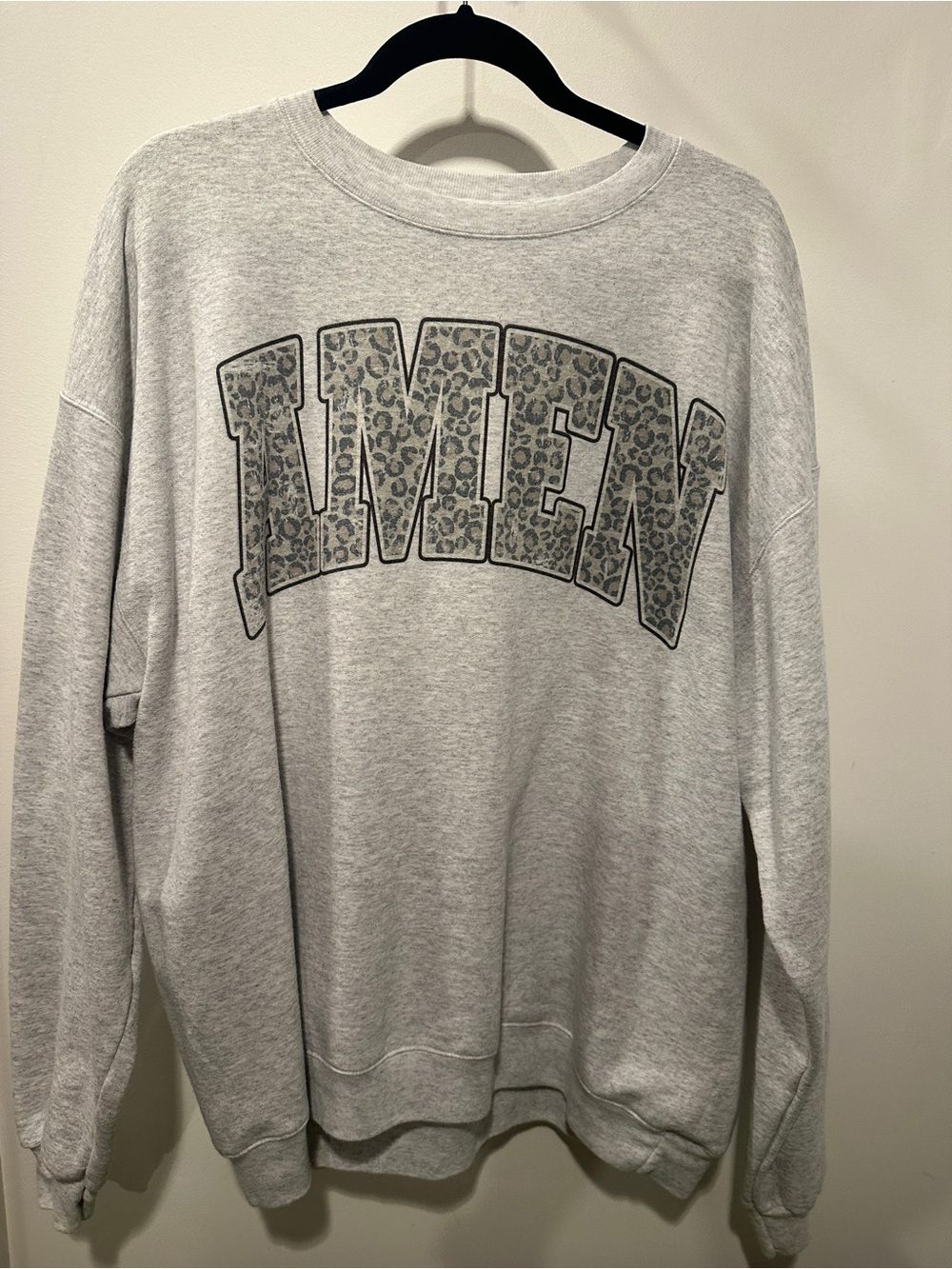 Gray Women's Crewneck Sweatshirt with Leopard-Print 'AMEN' Graphic XL